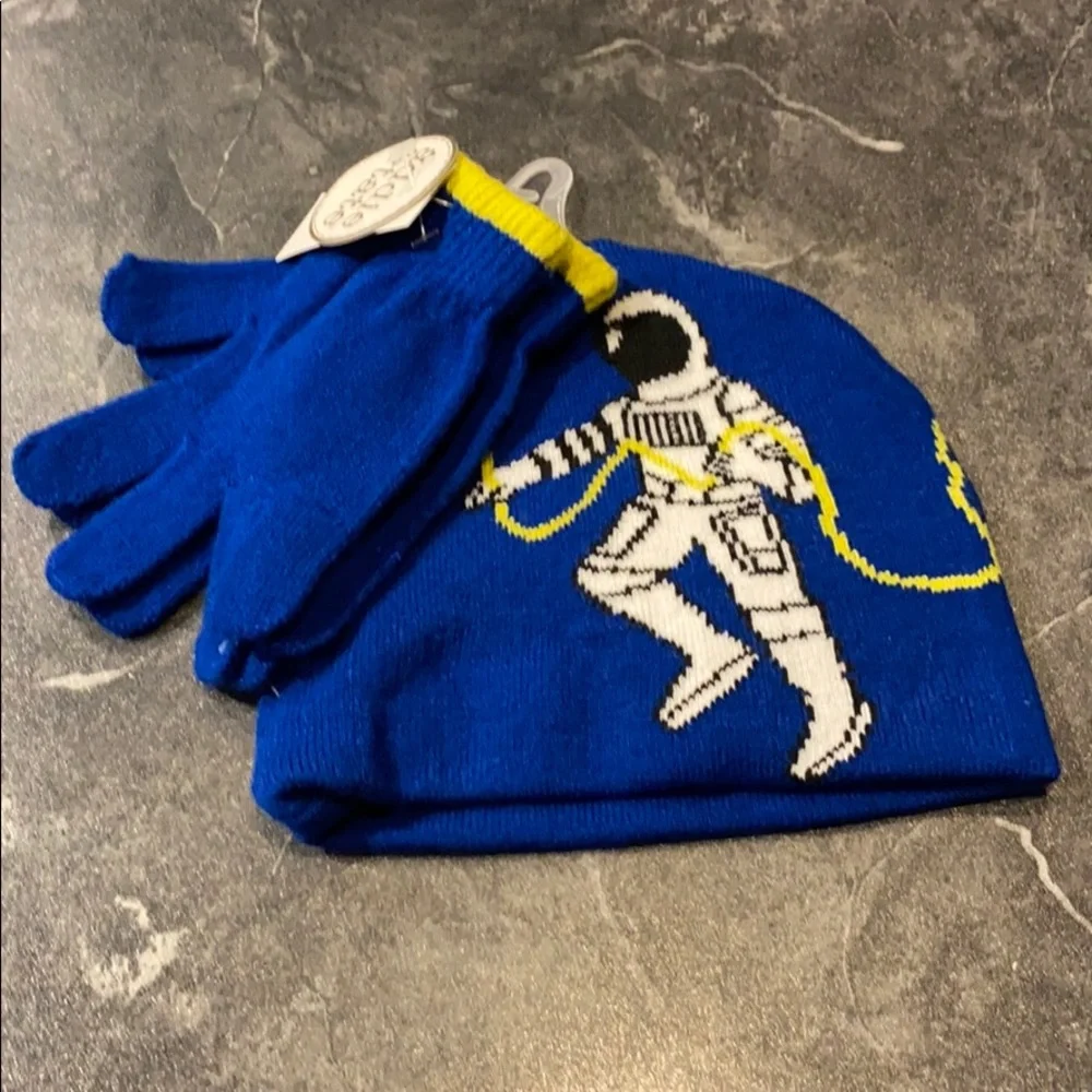 Addie & Tate Astronaut 👩‍🚀 Hat & Gloves Set